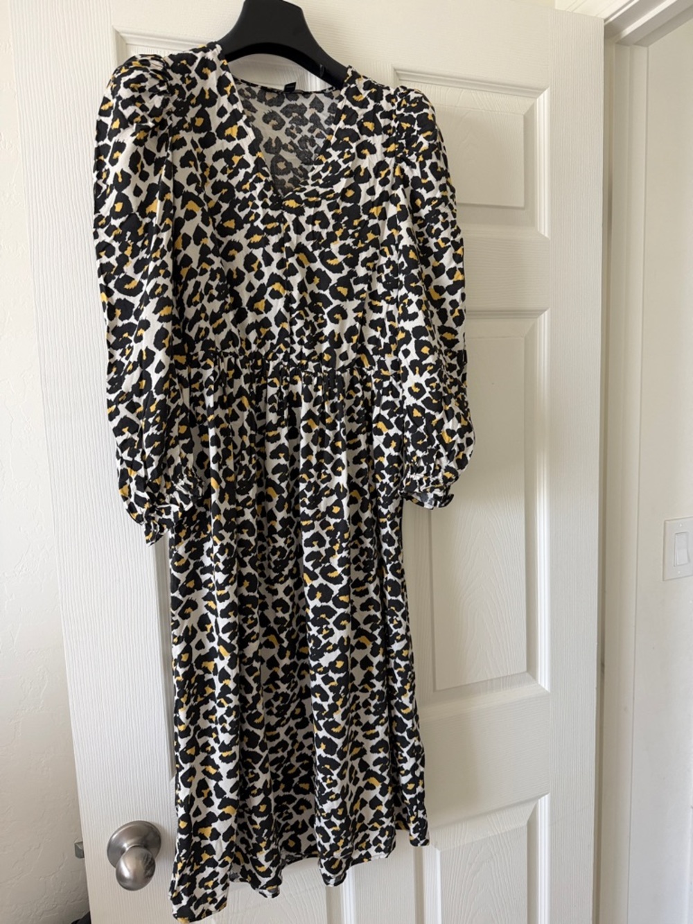 Banana Republic Black White and Gold Leopard Print Dress